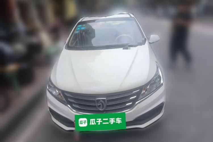 Used Baojun 310 2016 1.2L manual Comfort trim level