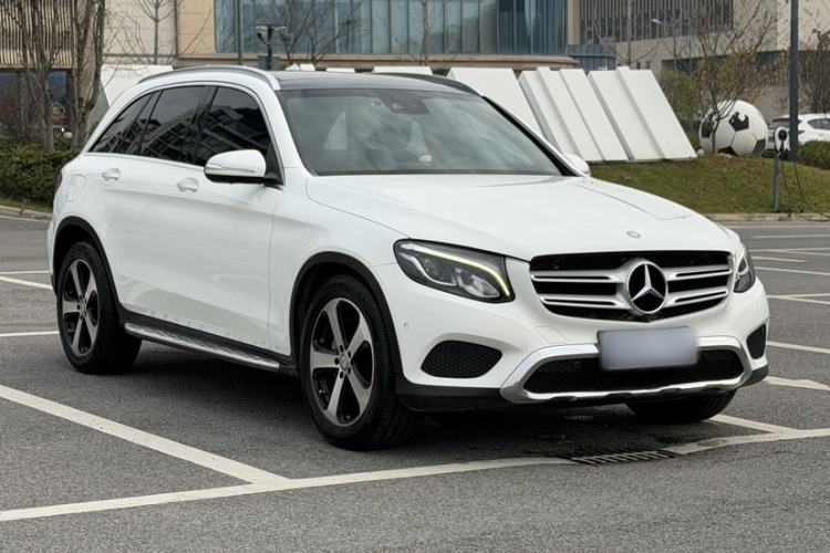 Used Mercedes-Benz GLC 2016 GLC 260 4MATIC Luxury Model
