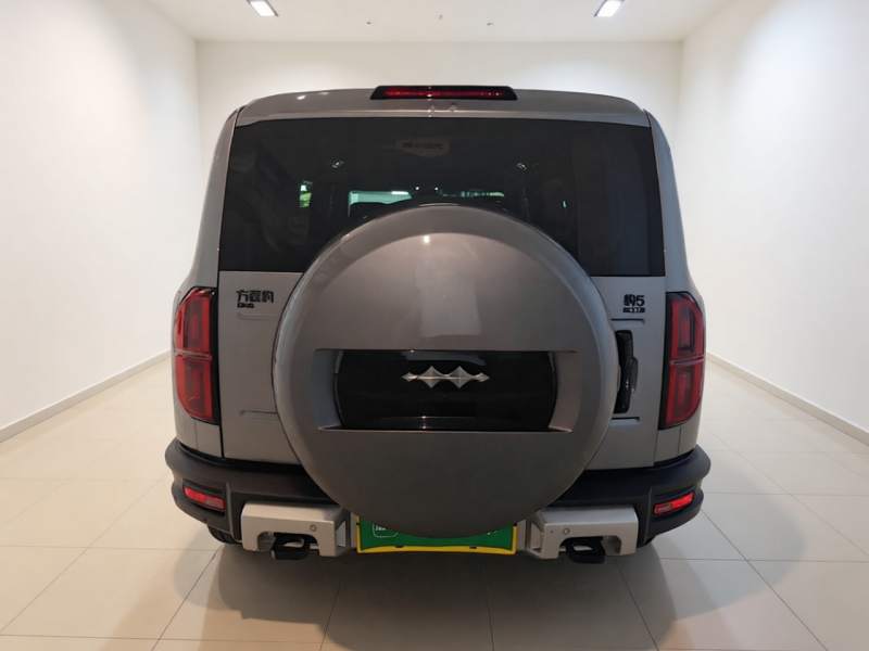 Used Formula Leopard 5 2023 Navigator Edition — 5