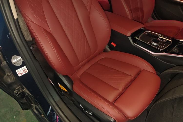 Used BMW i3 2024 eDrive 35 L
