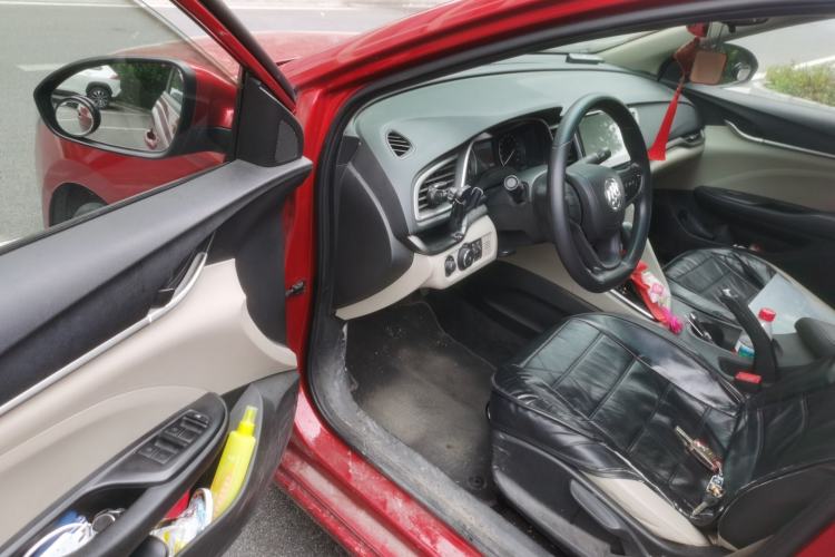 Used Buick GT 2017 15N Automatic Elite Version Driver Seat