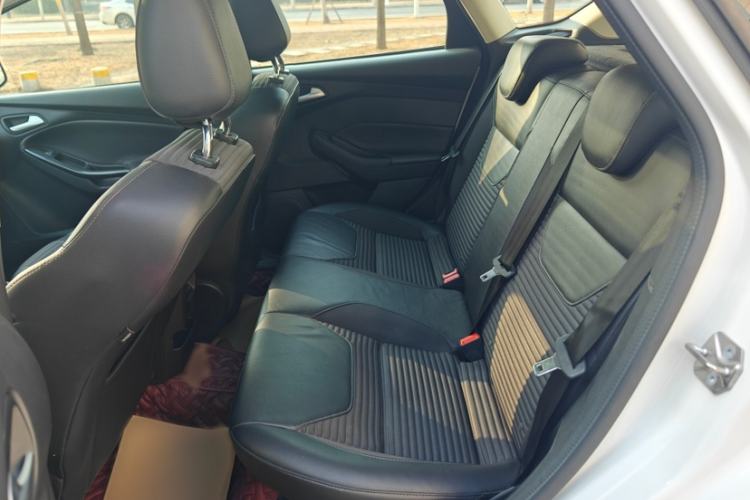 Used Ford Focus 2015 Hatchback EcoBoost 125 Automatic Supreme Style Edition
