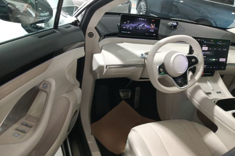 Used Hima Luxeed R7 2024 All-Electric 802 km Max