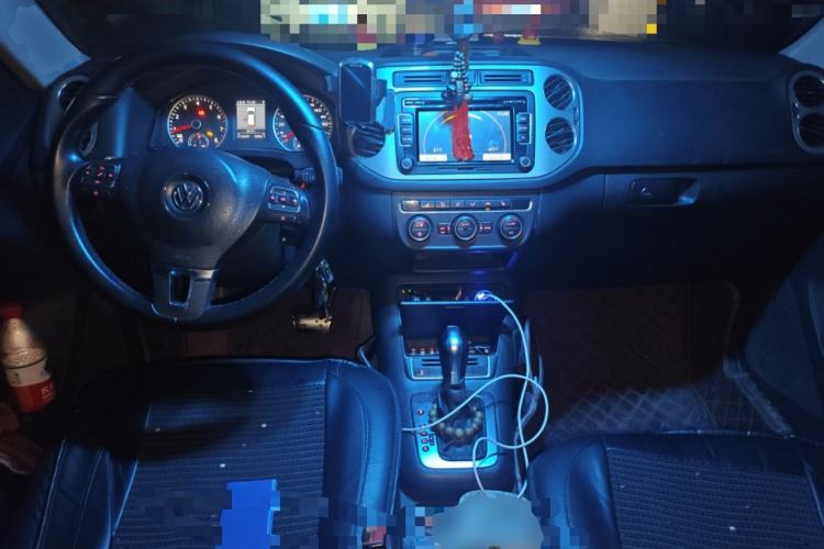 Used Volkswagen Tiguan 2013 1.8 TSI Automatic All-Wheel Drive Luxury Model Center Console