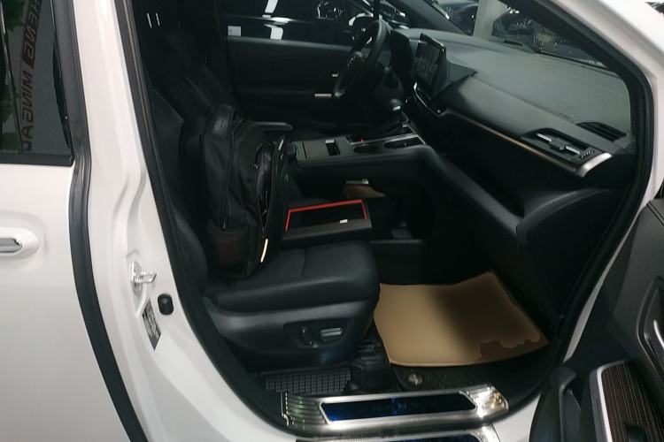 Used Toyota Granvia 2024 2.5L Hybrid Prestige PLUS Four-Wheel Drive Version