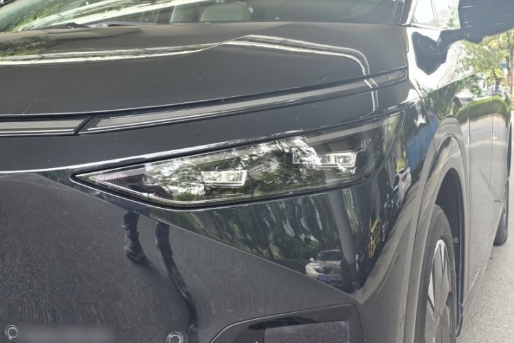 Used XPeng X9 2024 702 Ultra-Long Range Max Exterior 2