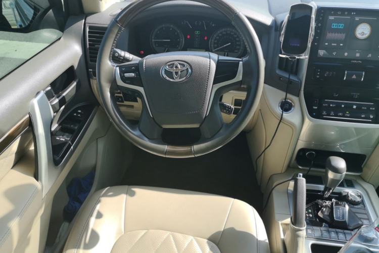 Used Toyota Land Cruiser 