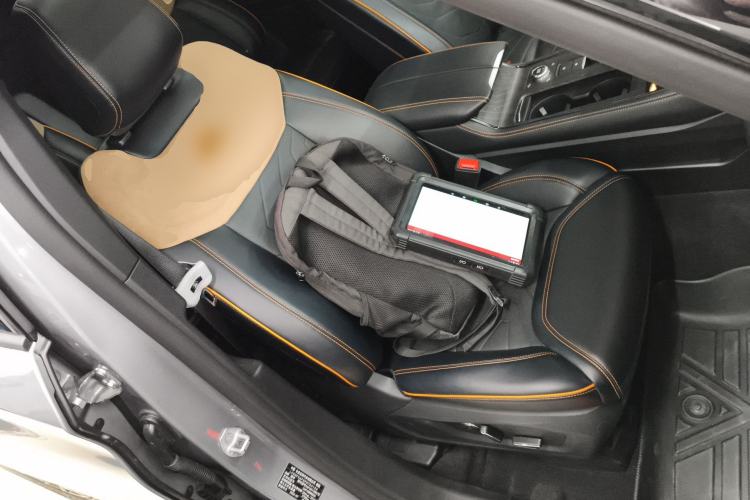 Used Ford Explorer 2023 EcoBoost 285 Kunlun Peak Edition 6-Seater Right Front Seat