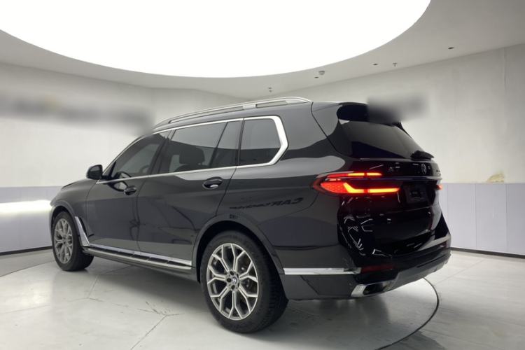 Used BMW X7 2024 xDrive40i Luxury Package – Leading Model Exterior 4