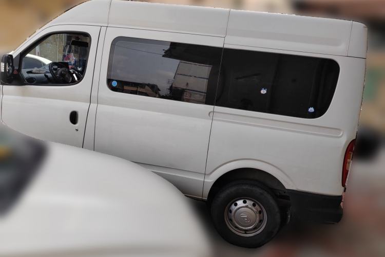 Used SAIC MAXUS Xintu V80 2019 2.5T Classic Edition 6-Speed Manual – Aoyuntong Short Wheelbase Mid-Height Design 5/6 Seats Rear Left 45 Deg