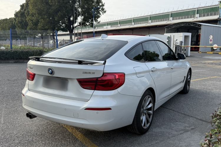 Used BMW 3 Series GT 2018 320i Sport Edition Exterior 5