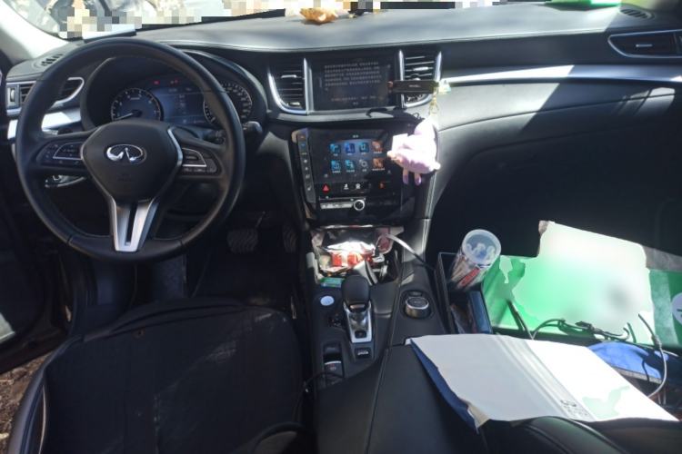 Used Infiniti QX50 2020 2.0T All-Wheel-Drive Elite Version Center Console