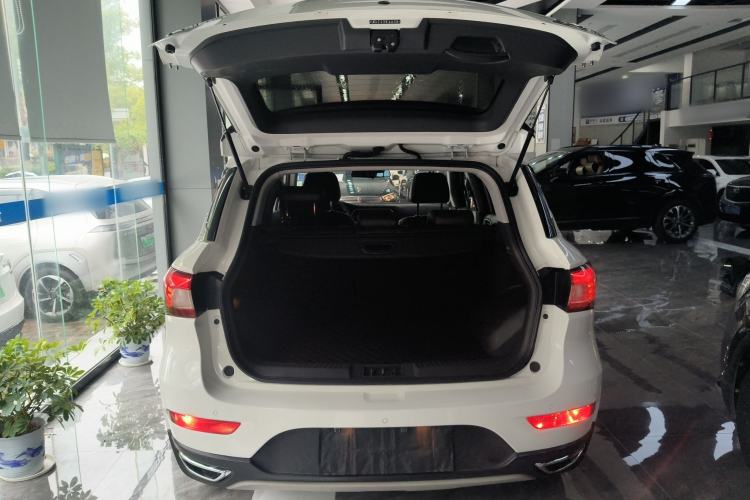 Used GAC Trumpchi GS4 2017 235T Automatic Two-Wheel Drive Elite Edition Trunk