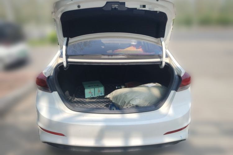 Used Hyundai Elantra (6th Generation / Lingdong) 2016 1.6L Manual ZhiXuan·Youth Edition Trunk