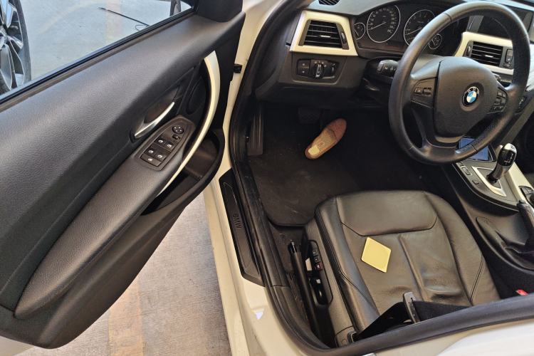 Used BMW 3 Series 2015 320i Fashion Model