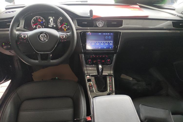 Used Volkswagen Passat 2017 330TSI DSG Luxury Edition
