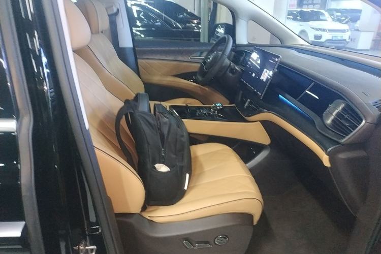 Used Denza D9 2024 DM-i 980 Four-Wheel Drive Prestige Model