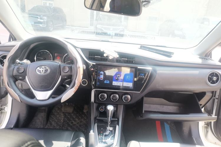 Used Toyota Corolla 2018 1.2T S-CVT GL-i Zhihui Edition Center Console