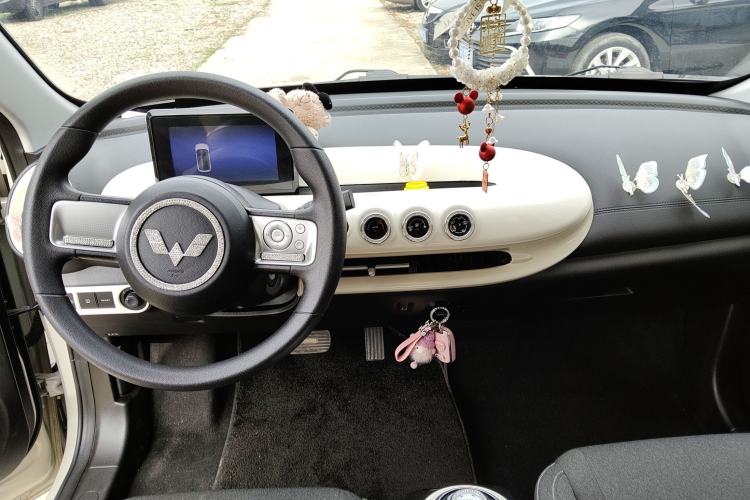Used Wuling Bingo 2023 203km Light Edition Center Console