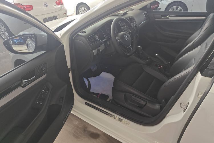 Used Volkswagen Sagitar 2017 230TSI Automatic Comfort Version