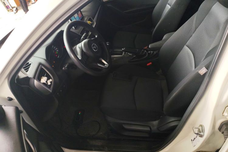 Used Mazda 3 Axela 2017 Sedan 1.5L Automatic Comfort Model Emission Standard China V
