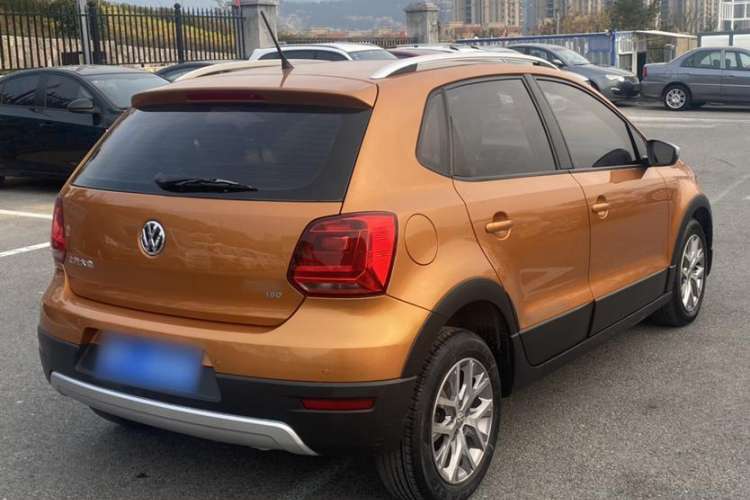 Used Volkswagen Polo 2016 1.6L Cross Polo Automatic
