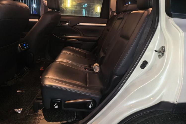 Used Toyota Highlander 2018 2.0T Four-Wheel Drive Luxury Edition 7 Seats China V Emission Standard