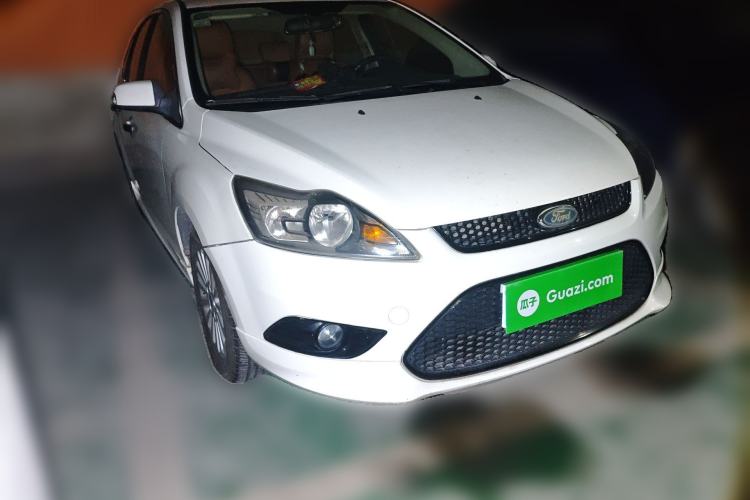 Used Ford Focus 2013 Hatchback Classic 1.8L Automatic Fashion Edition Front Right 45 Deg