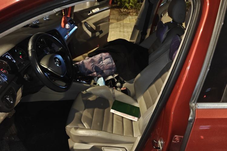 Used Volkswagen Golf 2014 1.6L Automatic Comfort Model Left Front Seat