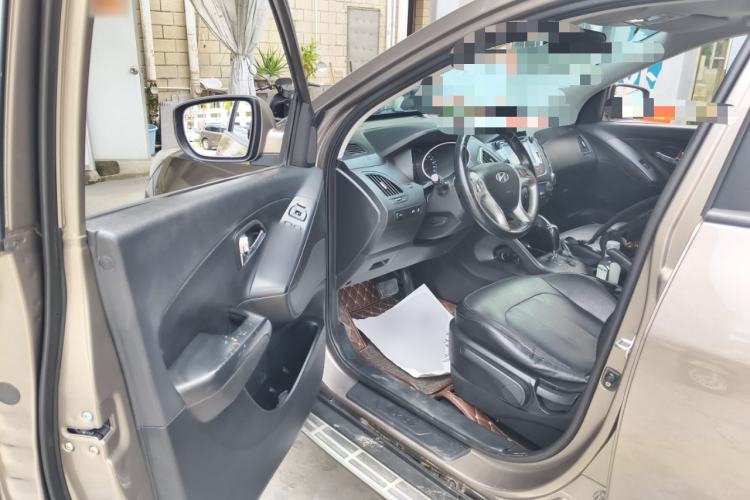 Used Hyundai ix35 2013 2.0L Automatic Two-Wheel Drive Smart GLS China IV Standard Driver Seat