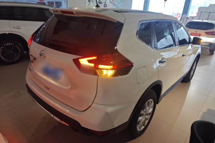 Used Nissan X-Trail 2023 Classic 2.0L Two-Wheel Drive Smart Connect Premium Edition