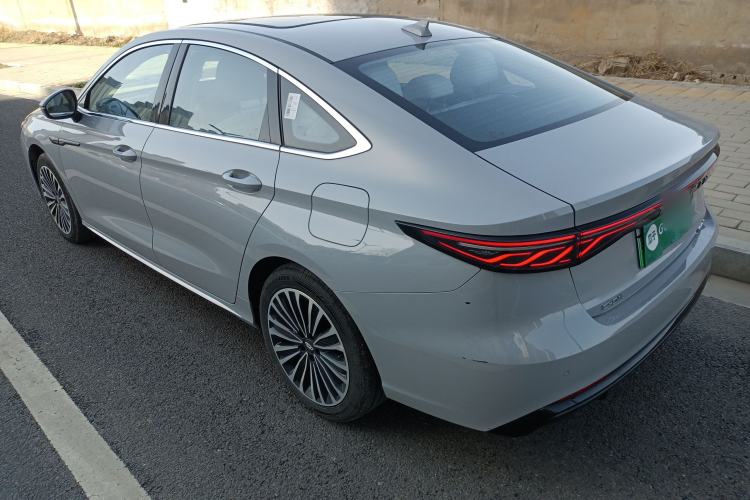 Used Chery Fengyun A8L 2025 1.5 TGDI 145 km Luxury Version