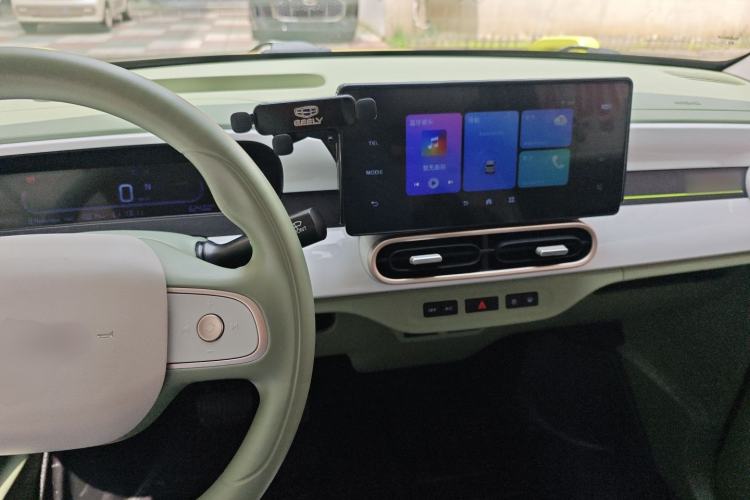 Used Geely Galaxy Panda 2025 210km Panda Rider Center Console