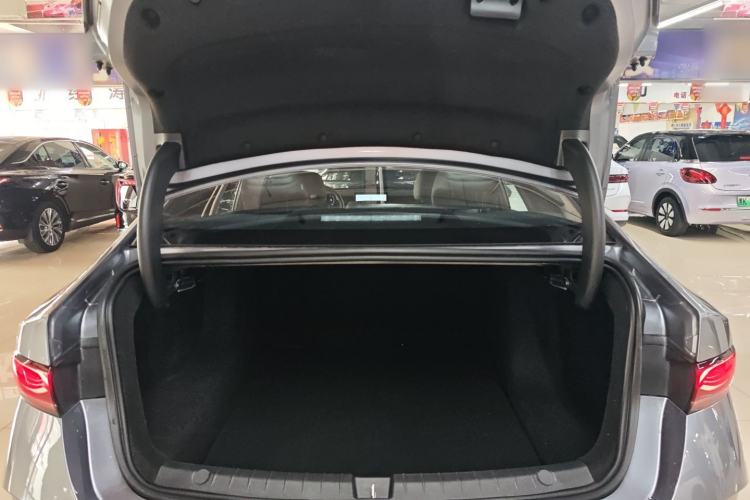 Used BYD Qin PLUS 2025 DM-i Smart Drive 55KM Leading Model Trunk