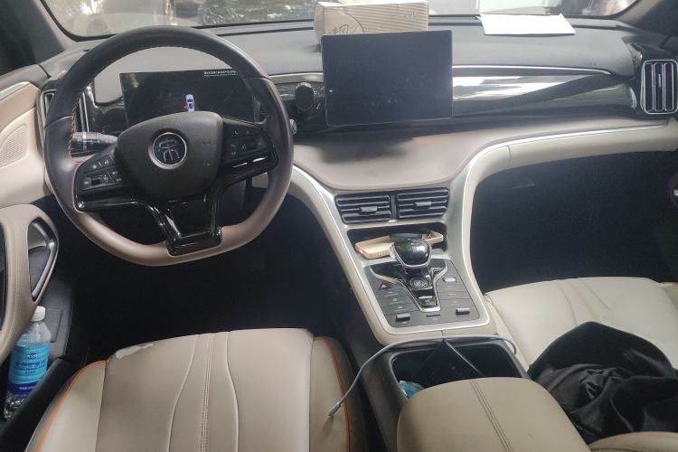 Used BYD Song Pro New Energy 2023 Champion Edition DM-i 71KM Navigation Model
