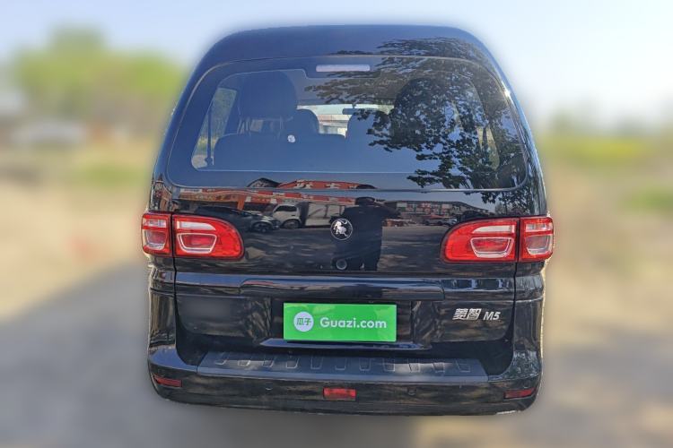 Used FORTHING Lingzhi 2022 M5 1.6L Practical 7-Seater Rear