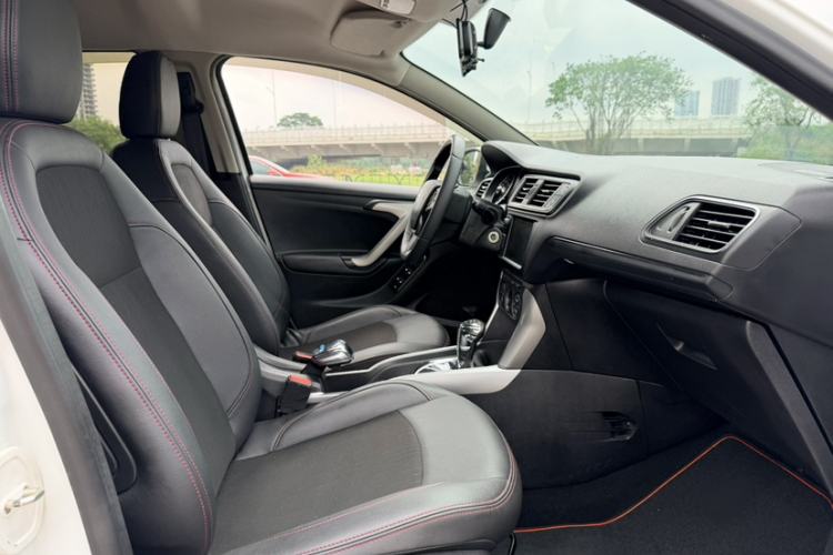 Used Citroen C3-XR 2015 1.6L Automatic Pioneer Model Interior 5