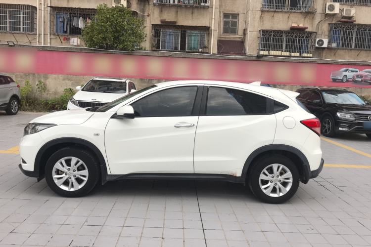 Used Honda Vezel 2015 1.5L manual two-wheel drive Comfort trim level
