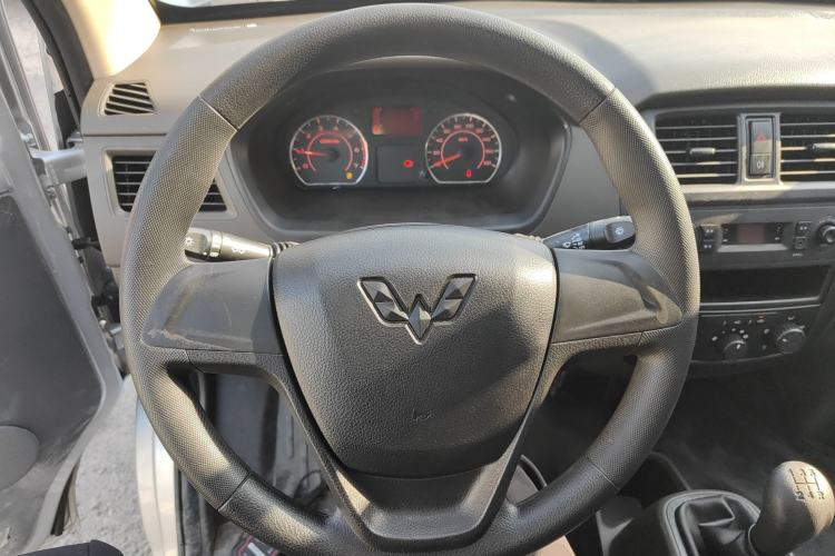 Used Wuling Rongguang S 2023 1.5L Basic Enclosed-Window Vehicle 2 Seats