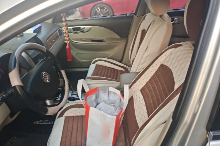 Used Buick Excelle 2015 1.5L Automatic Classic Model
