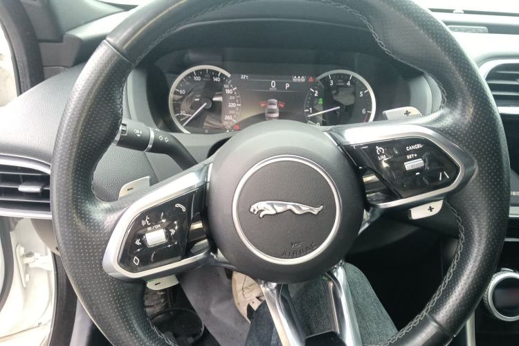 Used Jaguar XEL 2020 2.0T 200PS R-DYNAMIC Youth Sports Edition Steering Wheel