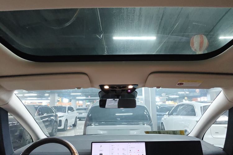 Used Li Auto MEGA 2024 Ultra Model
