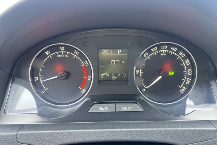 Used Skoda Rapid Spaceback 2016 Revised 1.6L Automatic Chuanxing Version