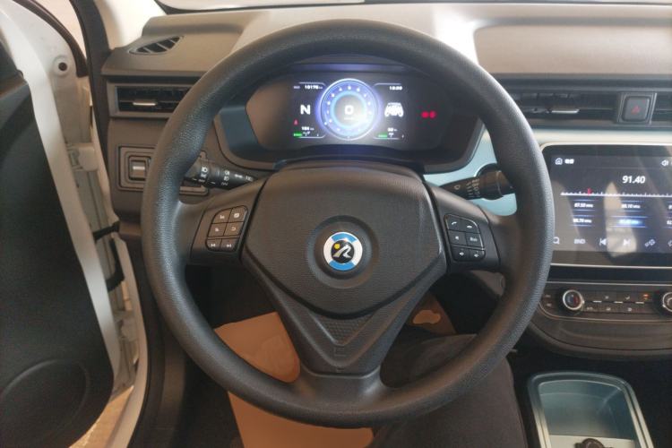 Used Brilliance Xinri i03A 2021 318 km 31.45 kWh Steering Wheel