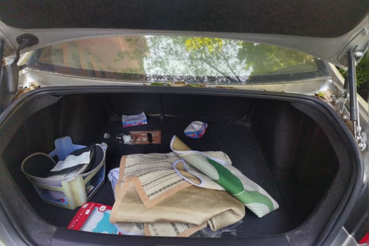 Used Volkswagen Sagitar 2011 1.6L Manual Comfort Version Trunk