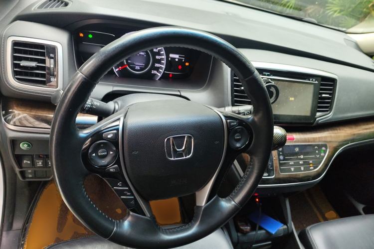 Used Honda Odyssey 2015 Updated Version 2.4L Smart Edition Steering Wheel