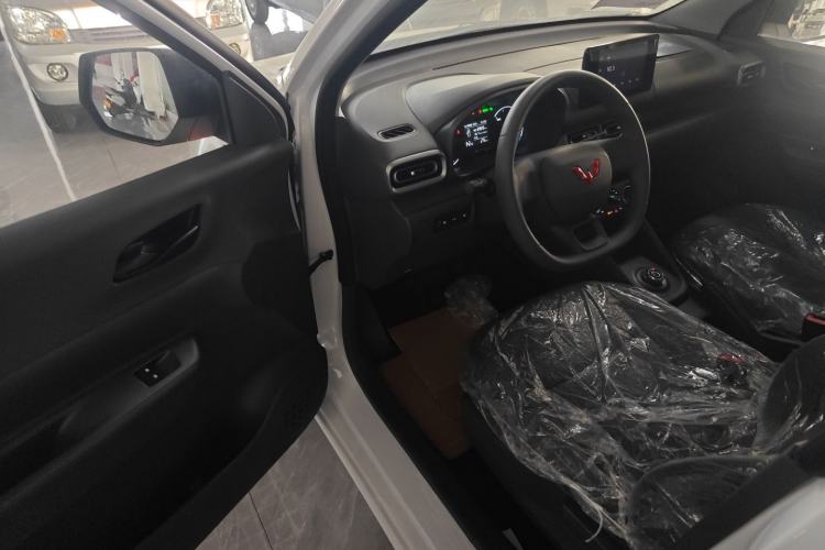 Used Wuling Hongguang New Energy 2024 All-Electric Model 300KM Practical Version Driver Seat