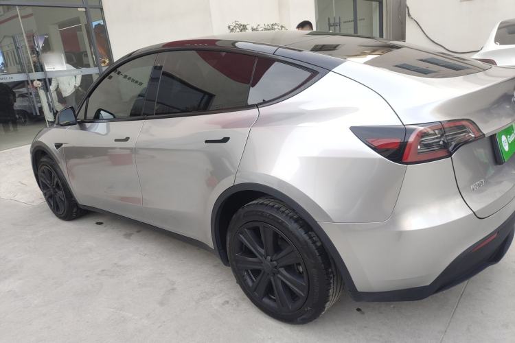 Used Tesla Model Y 2023 Long-Range All-Wheel-Drive Version