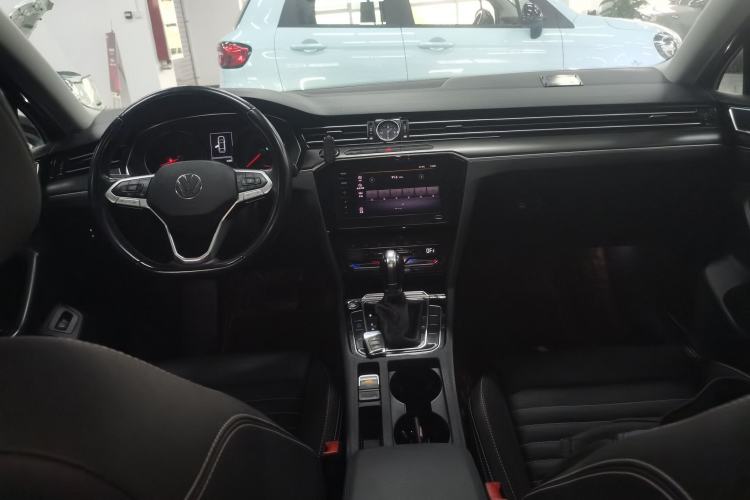 Used Volkswagen Magotan 2020 330TSI DSG Leading Model Center Console