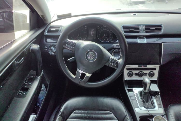 Used Volkswagen Magotan 2013 2.0 TSI Luxury Model Steering Wheel